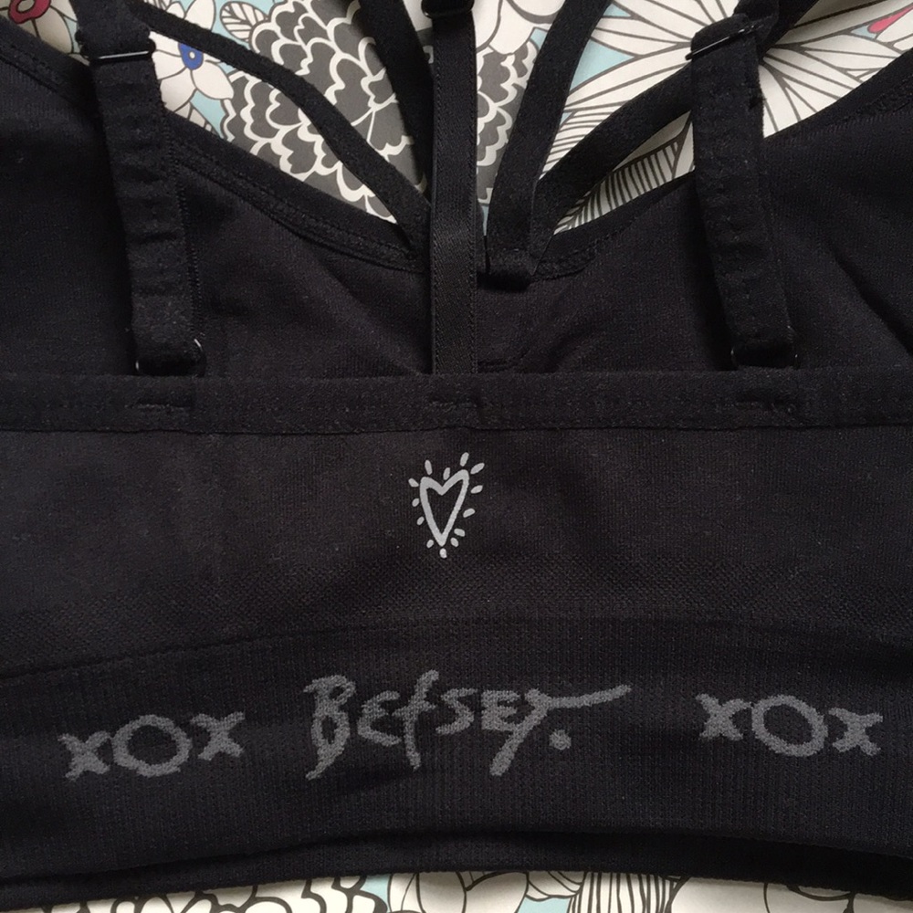 1 left! Betsey Johnson S NWT Strap Performance Bra - Picture 4 of 8